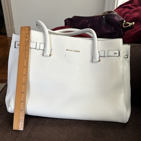 Michael Kors Addison Large Pebbled Leather Tote NWT - Picture 7 of 15